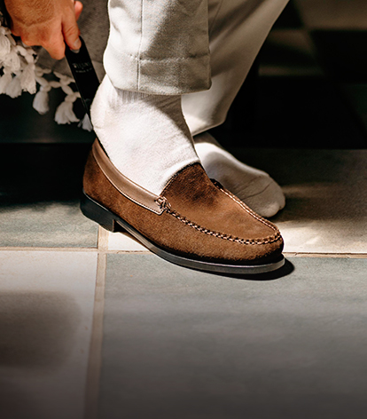 mobile Step into Suede